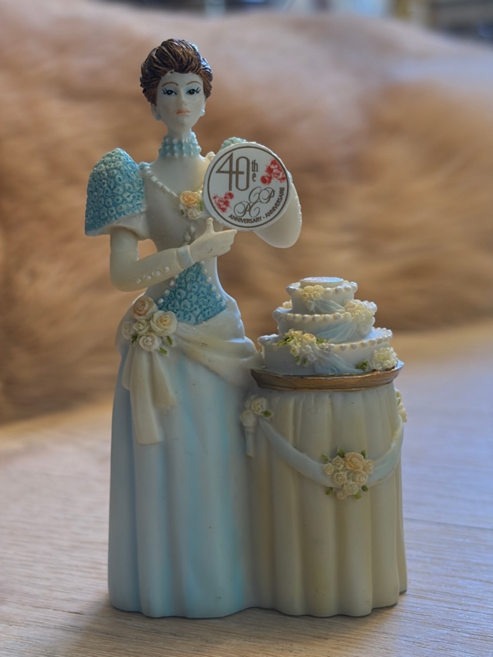 AVON | 2007 Miss Albee Porcelain Presidents Club Miniature Figurines Collectible
